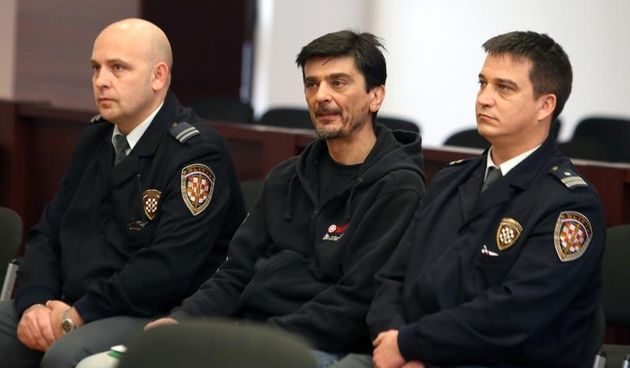 Split – Na Zupanijskom sudu pocelo trece sudjenje Draganu Paravinji za pokusaj silovanja i ubojstvo 17-godisnje Antonije Bilic. Photo: Miranda Cikotic/PIXSELL Autor  Miranda Cikotic/PIXSELL Ključne riječi  Zupanijski sud, ubojstvo, Dragan Paravinja,