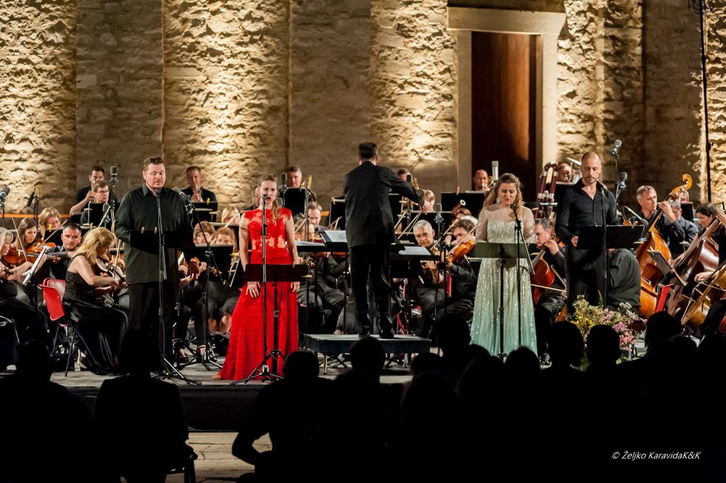Veličanstvenim koncertom “Opera je u zraku” otvorene 57. Glazbene večeri u sv. Donatu