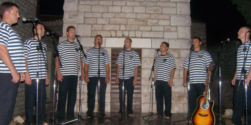 klapa Sv. Juraj (foto: V. Brkić) klapa Sv. Juraj (foto: V. Brkić)