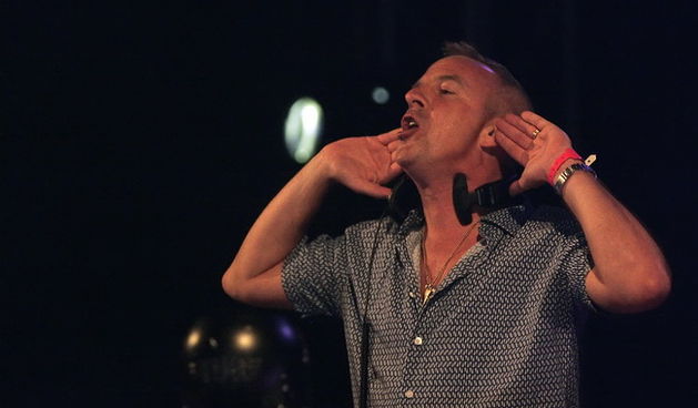 Umag, 280510.
Legendarni DJ i producent Norman Quentin Leo Cook alias Fatboy Slim odrzao je koncert elektronske glazbe na stadionu Stella Maris u Umagu. 
Foto: Srecko Niketic / CROPIX