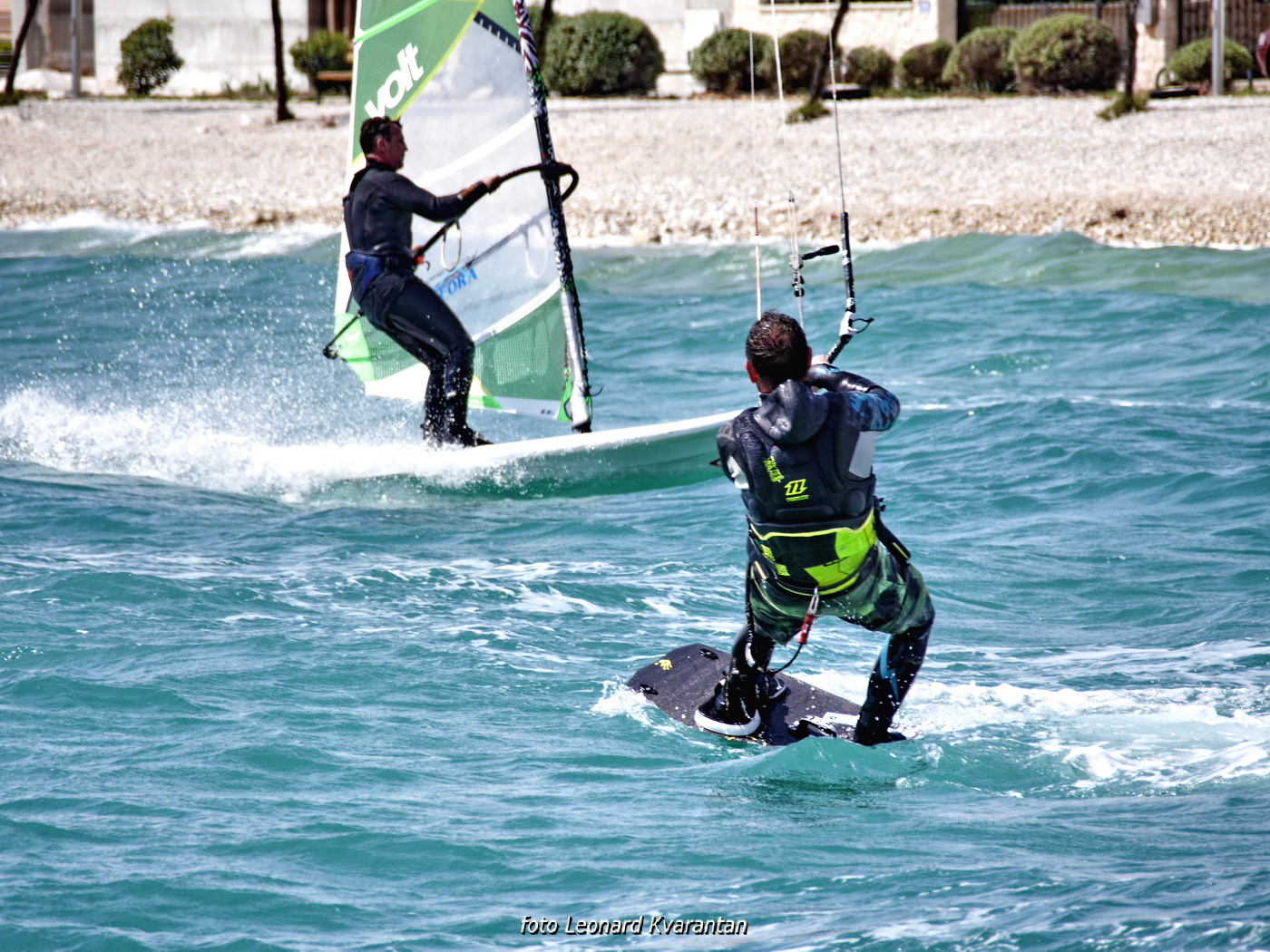Surferi i kiteri guštali u južini na Boriku Surferi i kiteri guštali u južini na Boriku