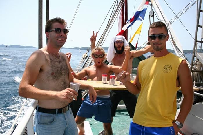 Tunuara 2016 – parada mažoretkinja, kuhanje brudeta & defile ribarica. Foto: Marija Cvetković