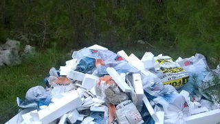 Park šuma Musapstan zagađena raznim otpadom Park šuma Musapstan zagađena raznim otpadom