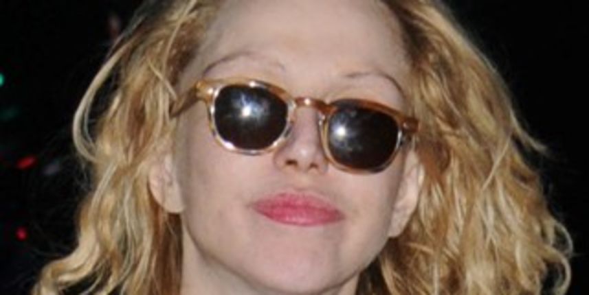 Singer/actress Courtney Love is seen out and about enjoying a walk after the evening’s heavy rains had ended 
Turtle Bay
New York, New York
Tuesday, June 30, 2009
Johns PkI/Splash News