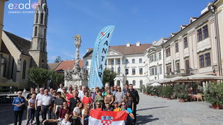 Bibinjci gradišćanskim Hrvatima darovali 1.82 metara visok kip sv. Roka Bibinjci gradišćanskim Hrvatima darovali 1.82 metara visok kip sv. Roka