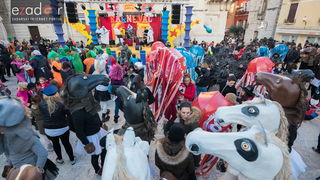 Zadarski karneval 2018: Povorka maškaranih skupina od Gradskih vrata preko Foruma do Narodnog trga Zadarski karneval 2018: Povorka maškaranih skupina od Gradskih vrata preko Foruma do Narodnog trga