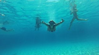 25.07.2013., Dugi otok, Sakarun – Uzduz i poprijeko Dugog otoka u zadarskom arhipelagu u ljetnim danima prepuno je turista, a najomiljenija plaza zasigurno je Sakarun, koja sa nalazi u uvali pokraj mjesta Veli Rat. Pjeskovita plaza sa tirkizno cistim mo