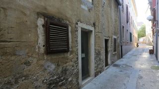 06.11.2013., Zadar – Dotrajale fasade na zgradama u centru grada. Photo: Filip Brala/PIXSELL 06.11.2013., Zadar – Dotrajale fasade na zgradama u centru grada. Photo: Filip Brala/PIXSELL