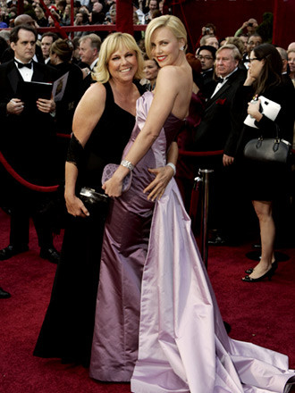 82. Red Carpet Oscara (oscar.go.com)