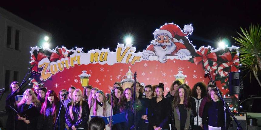 Vir: Druženje virske djece sa Svetim Nikolom Vir: Druženje virske djece sa Svetim Nikolom