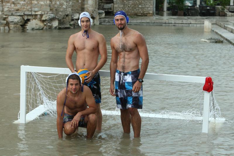 Vaterpolo utakmica na Forumu ispred crkve Sv. Donata, Foto: Filip Brala/PIXSELL