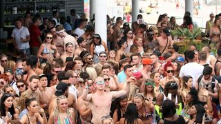 Zrće: Drugi dan Hideout festivala privukao je mnogobrojnu publiku na after beach party, Photo: Luka Stanzl/PIXSELL Zrće: Drugi dan Hideout festivala privukao je mnogobrojnu publiku na after beach party, Photo: Luka Stanzl/PIXSELL