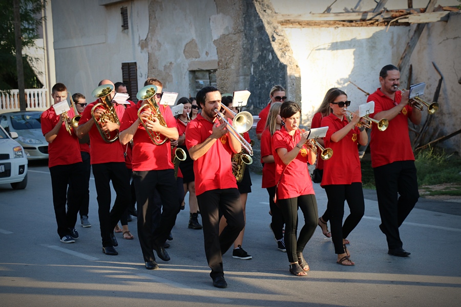 Dan Općine Vir proslavljen uz spektakularni koncert Prljavog Kazališta i vatromet Dan Općine Vir proslavljen uz spektakularni koncert Prljavog Kazališta i vatromet