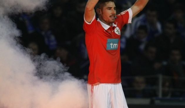 Benfica’s Javi Garcia celebrates his goal against Porto  // Reuters