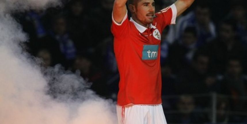Benfica’s Javi Garcia celebrates his goal against Porto // Reuters Benfica’s Javi Garcia celebrates his goal against Porto // Reuters