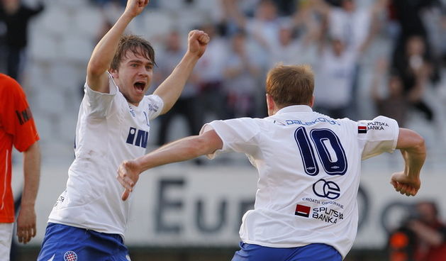 Split, 210410. Stadion Poljud.?Prva finalna nogometna utakmica Hrvatskog kupa izmedju Hajduka i Sibenika. Na fotografiji: Mario Ticinovic i Senijad Ibricic. Foto: Ante Cizmic / CROPIX