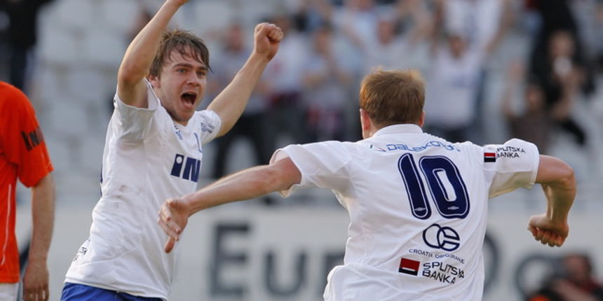Split, 210410. Stadion Poljud.?Prva finalna nogometna utakmica Hrvatskog kupa izmedju Hajduka i Sibenika. Na fotografiji: Mario Ticinovic i Senijad Ibricic. Foto: Ante Cizmic / CROPIX