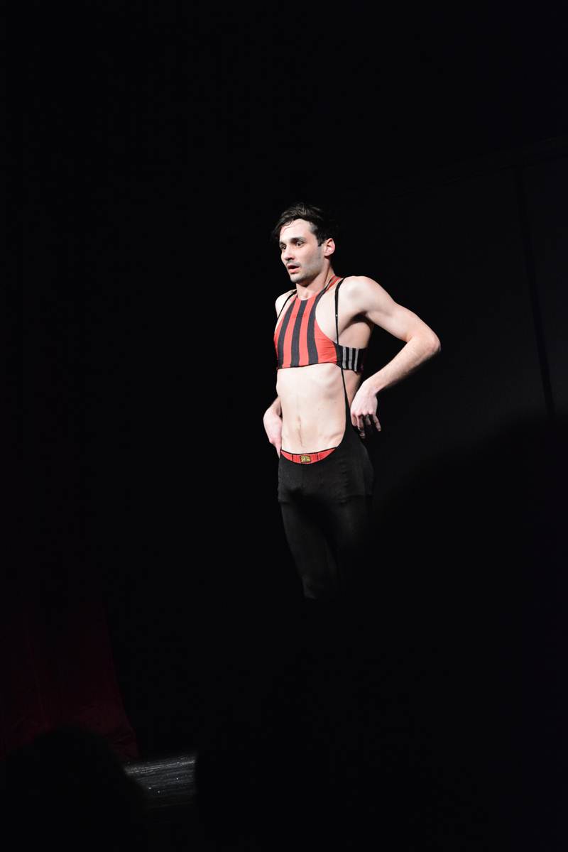 Predstava “Njuške” u HNK Zadar, foto: Iva Perinčić Predstava “Njuške” u HNK Zadar, foto: Iva Perinčić