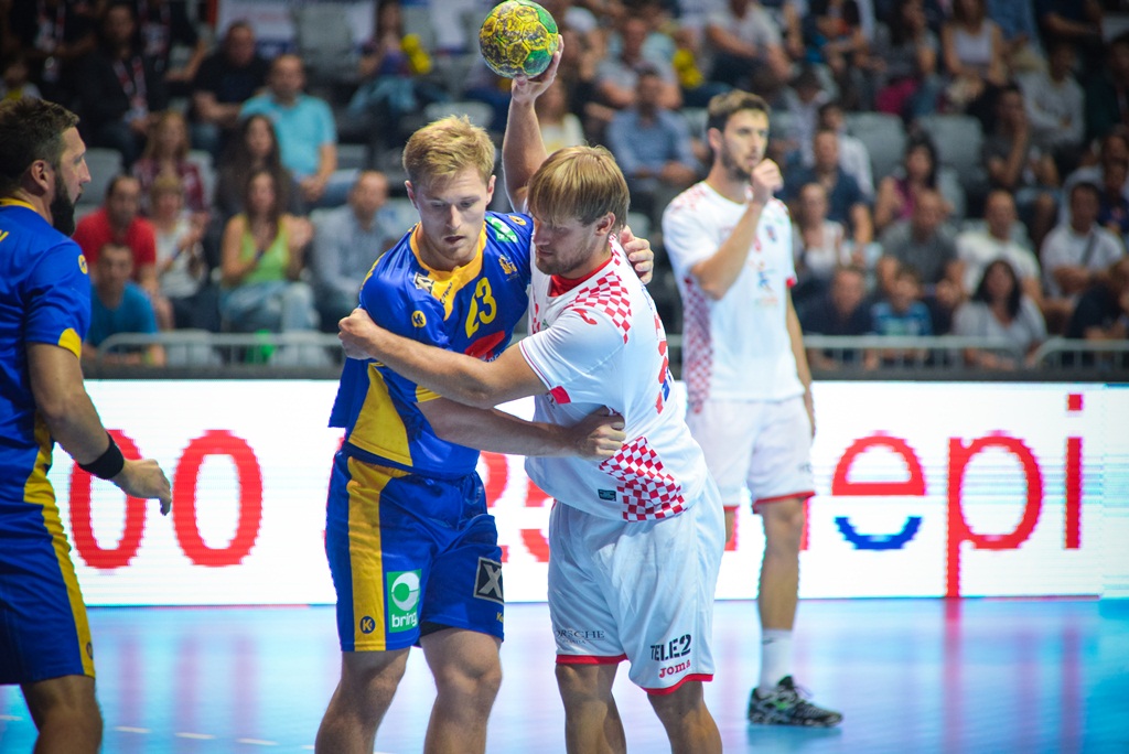 U doista sjajnoj atmosferi koju je stvorilo oko 5000 navijača iz cijele Hrvatske, naši su rukometni reprezentativci remizirali sa Švedskom i to s rezultatom 25-25. Bila je to ‘kaubojima’ pretposljednja pripremna utakmica uoči Olimpijskih igara