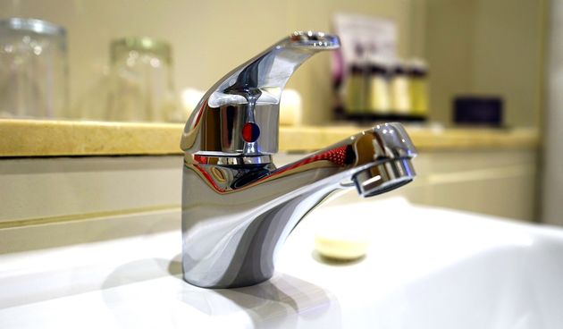 Korisni savjeti za čišćenje kamenca u kupaonici