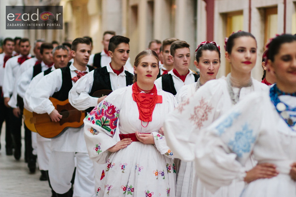 Đir po gradu, subotnja špica 9. prosinca 2017. Turopoljsko srce srcu Zadra