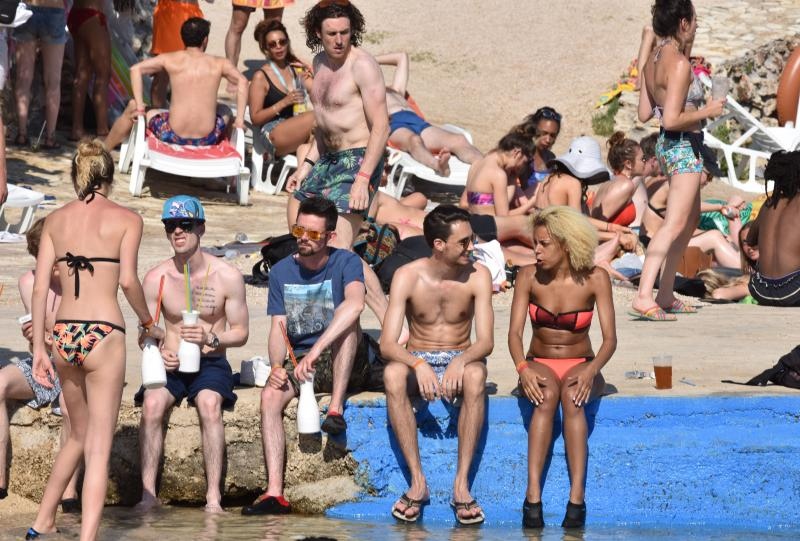 Drugi dan Love International Festivala u Tisnom. Photo. Hrvoje Jelavić/PIXSELL Drugi dan Love International Festivala u Tisnom. Photo. Hrvoje Jelavić/PIXSELL