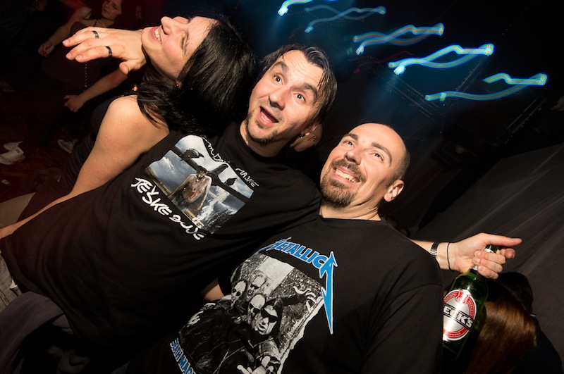 Nakon Porina, Goran Bare i Majke održali su slavljenički koncert u prepunoj Stereo dvorani u Rijeci.