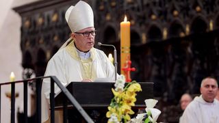 Nadbiskup Milan Zgrablić predvodio misu zadušnicu za Papu Franju Nadbiskup Milan Zgrablić predvodio misu zadušnicu za Papu Franju