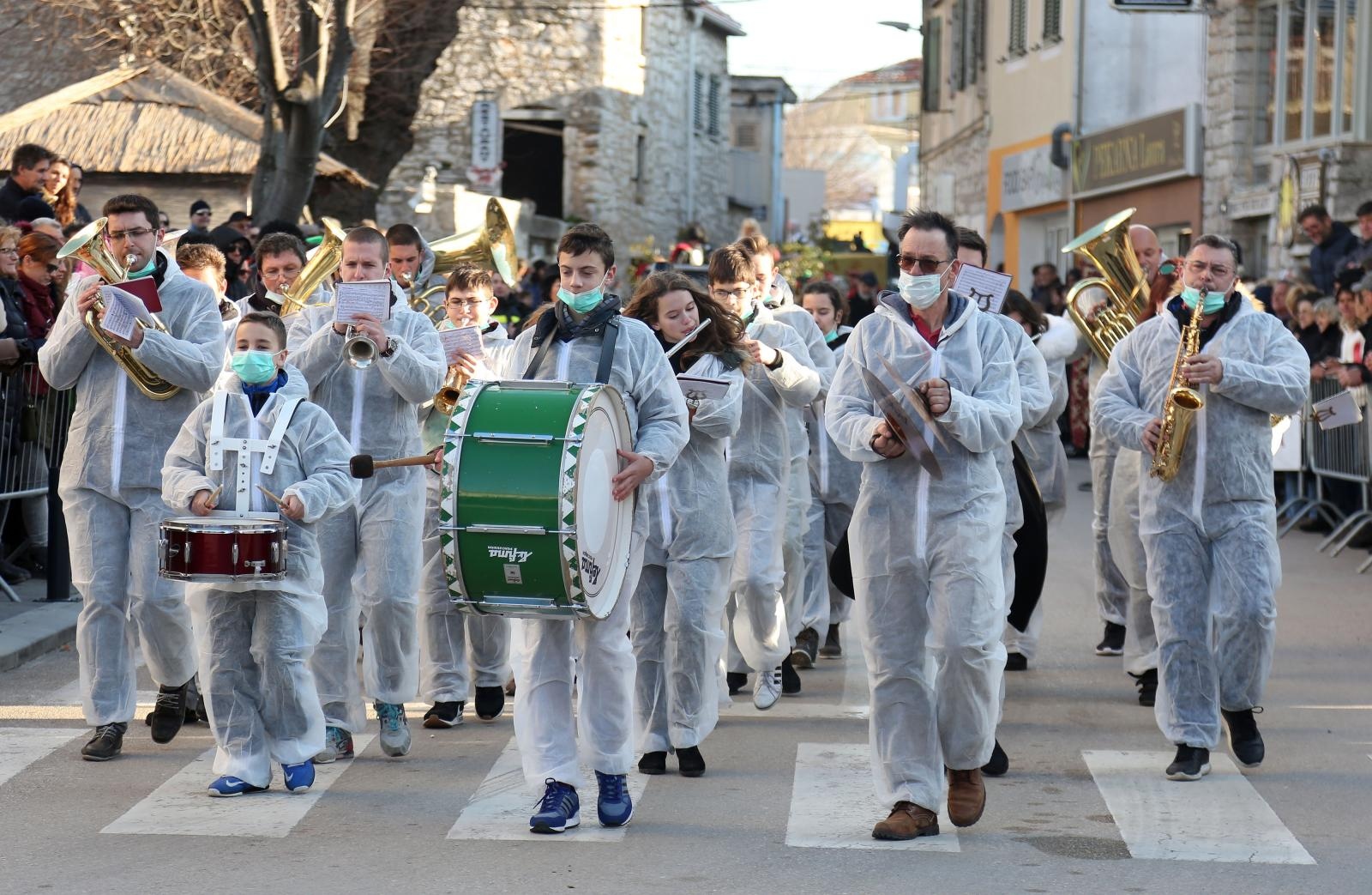 Murter: Maškarana povorka Velike Bake