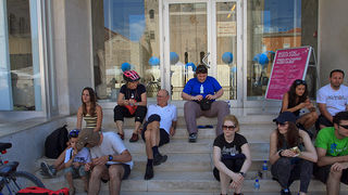 Image 892631 (auto) Image 892631 (auto)