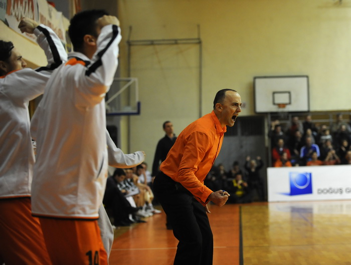 Sibenik ,170213.
Dvorana Baldekin 
Derbi utakmica izmedju GKK Sibenik i Sonik Puntamika Zadar za prvaka A2 Hrvatske kosarkaske lige Jug.
Na fotografiji: Jeronimo Sarin trener Sibenika.
Foto: Niksa Stipanicev / CROPIX