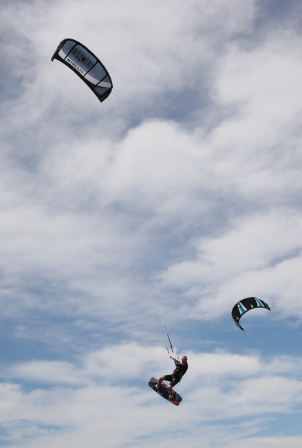 Zadar, 230610.
Bura na podrucju Nina najvise razveseli surfere i kitere koji uzivaju surfajuci okolnim plazama.
Foto : Vladimir Ivanov / CROPIX