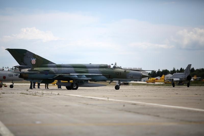 MIG 21 koji se srušio kod Velike Gorice, Foto: Filip Brala/PIXSELL MIG 21 koji se srušio kod Velike Gorice, Foto: Filip Brala/PIXSELL