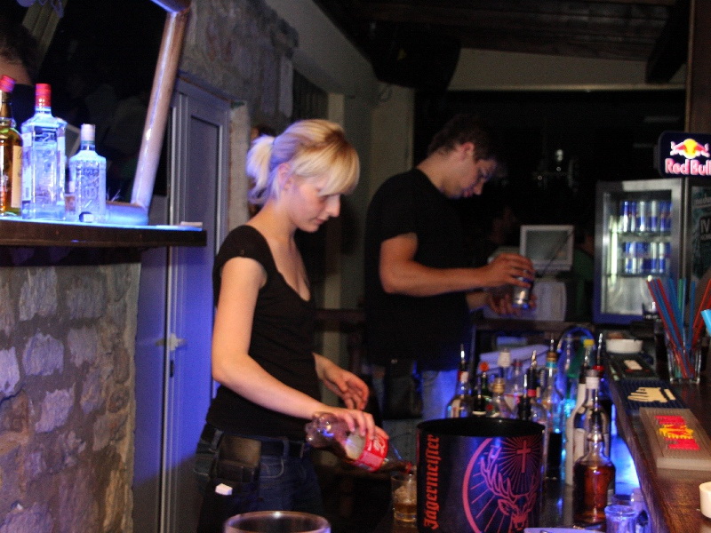 DJ Ivan Komlinovic u Medussa baru