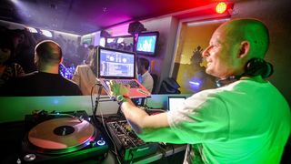 Subotnji party u Svarog baru