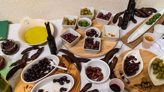 Galerija Kapetanova kula: Svečano otvorenje izložbe “Rastočeno vrime” Stipe Suraća. Foto: Mladen Radolović Mrlja Galerija Kapetanova kula: Svečano otvorenje izložbe “Rastočeno vrime” Stipe Suraća. Foto: Mladen Radolović Mrlja