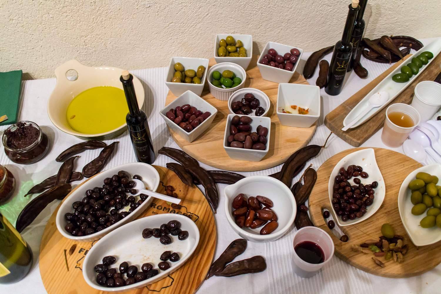 Galerija Kapetanova kula: Svečano otvorenje izložbe “Rastočeno vrime” Stipe Suraća. Foto: Mladen Radolović Mrlja Galerija Kapetanova kula: Svečano otvorenje izložbe “Rastočeno vrime” Stipe Suraća. Foto: Mladen Radolović Mrlja