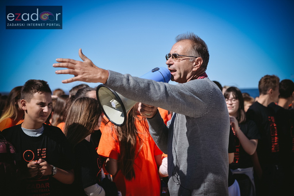#ZDBT2017: Snimanje Milenijske fotografije košarkaške lopte na Pozdravu suncu #ZDBT2017: Snimanje Milenijske fotografije košarkaške lopte na Pozdravu suncu