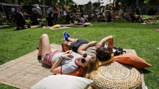 Ljetni ambijent Zagrebačkog mora knjiga privukao brojne posjetitelje