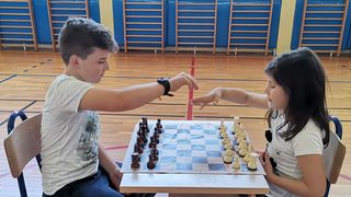 Osnovna škola Krune Krstića bila domaćin prijateljskog međuškolskog turnira u šahu Osnovna škola Krune Krstića bila domaćin prijateljskog međuškolskog turnira u šahu