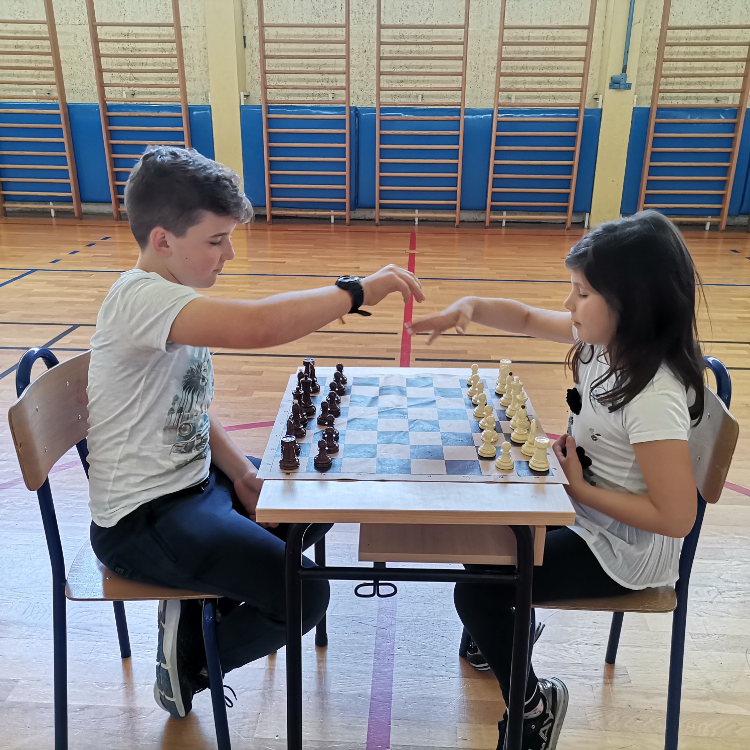 Osnovna škola Krune Krstića bila domaćin prijateljskog međuškolskog turnira u šahu Osnovna škola Krune Krstića bila domaćin prijateljskog međuškolskog turnira u šahu