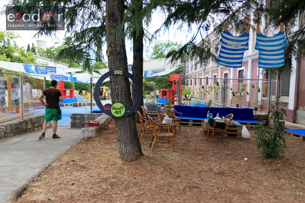 Simboličnim rušenjem zida započeo je urbani festival KvartArt na Voštarnici