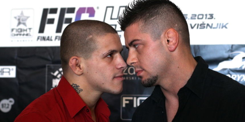 Zadar, 080513.
Hotel Novi Park.
Konferencija za medije povodom Final fight Championship-a koji se odrzava ovaj petak u dvorani Kresimira Cosica na Visnjiku.
Na fotografiji: borci Vaso Bakocevic i Ivica Truscek.
Foto: Jure Miskovic / CROPIX Zadar, 080513.
Hotel Novi Park.
Konferencija za medije povodom Final fight Championship-a koji se odrzava ovaj petak u dvorani Kresimira Cosica na Visnjiku.
Na fotografiji: borci Vaso Bakocevic i Ivica Truscek.
Foto: Jure Miskovic / CROPIX