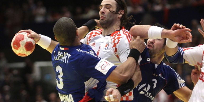 Bec, 310110. Austrija je domacin EURO 2010 u rukometu od 19-31 01.10. U Becu se igraju utakmice poufinala i finala. Polufinale su izborile reprezentacije Islanda, Francuske, Poljske i Hrvatske. U polufinalnim utakmicama finale su izborile reprezentacije F Bec, 310110. Austrija je domacin EURO 2010 u rukometu od 19-31 01.10. U Becu se igraju utakmice poufinala i finala. Polufinale su izborile reprezentacije Islanda, Francuske, Poljske i Hrvatske. U polufinalnim utakmicama finale su izborile reprezentacije F