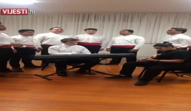 Raspjevani Samoanci odali počast Oliveru: Poslušajte njihovu briljantnu izvedbu ‘Moj lipi anđele’ (thumbnail)