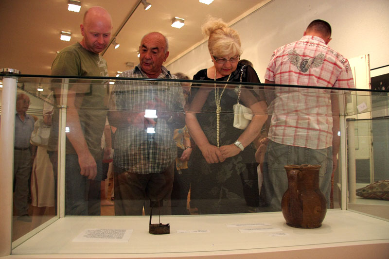 Otok Rava – Izložba u HKK