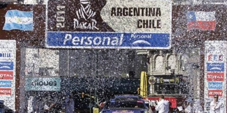 Carlos Sainz na startu relija Dakar, Foto: AP Photo