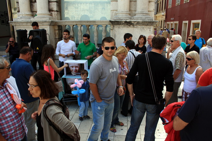 Narodni trg: Humanitarna akcija “Karta života” za malenu Stephanie, foto: Mladen Malik Narodni trg: Humanitarna akcija “Karta života” za malenu Stephanie, foto: Mladen Malik