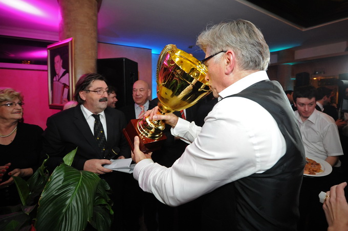 Zadar, 280213.
Poznati restoran Niko na zadarskoj Puntamici je veceras uz bogatu veceru i pjesmu brojnih izvodjaca sa svojim prijateljima i cestim gostima proslavio 50 godina od otvorenja. Na veceri su se pojavili brojni kumovi restorana kroz godine poput