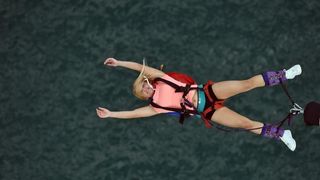 Otvorena sezona bungee jumpinga sa starog Masleničkog mosta. Photo: Hrvoje Jelavić/PIXSELL Otvorena sezona bungee jumpinga sa starog Masleničkog mosta. Photo: Hrvoje Jelavić/PIXSELL